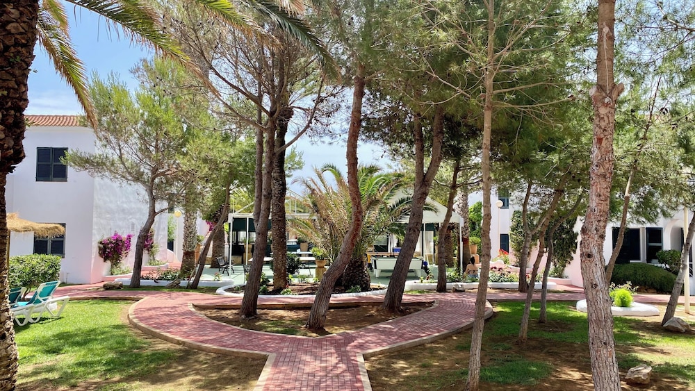Aparthotel Playa Parc — Restaurant & bars in Son Parc, Balearic Islands