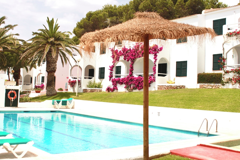 Aparthotel Playa Parc — Swimming pool in Son Parc, Balearic Islands