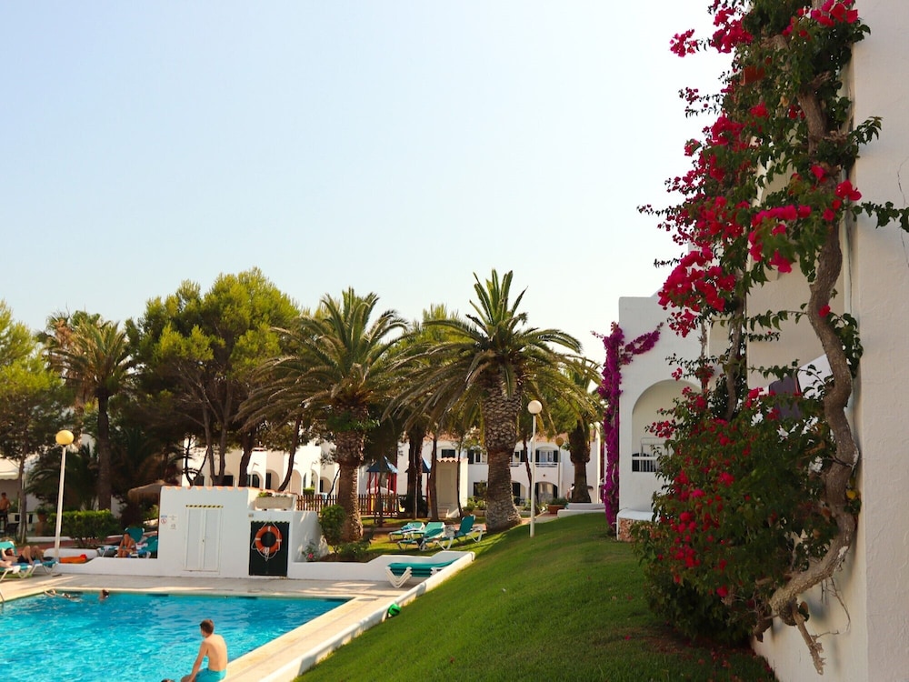 Aparthotel Playa Parc — Swimming pool in Son Parc, Balearic Islands