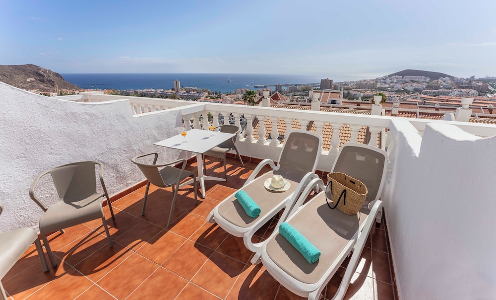 Ona Hollywood Mirage — Hotel rooms in Los Cristianos, Canary Islands