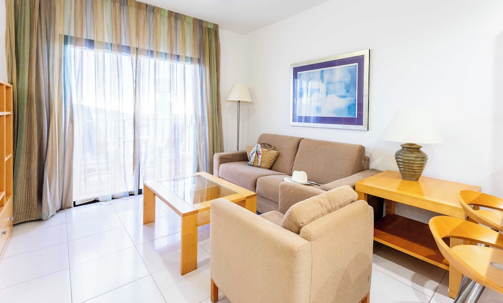 Ona Hollywood Mirage — Hotel rooms in Los Cristianos, Canary Islands