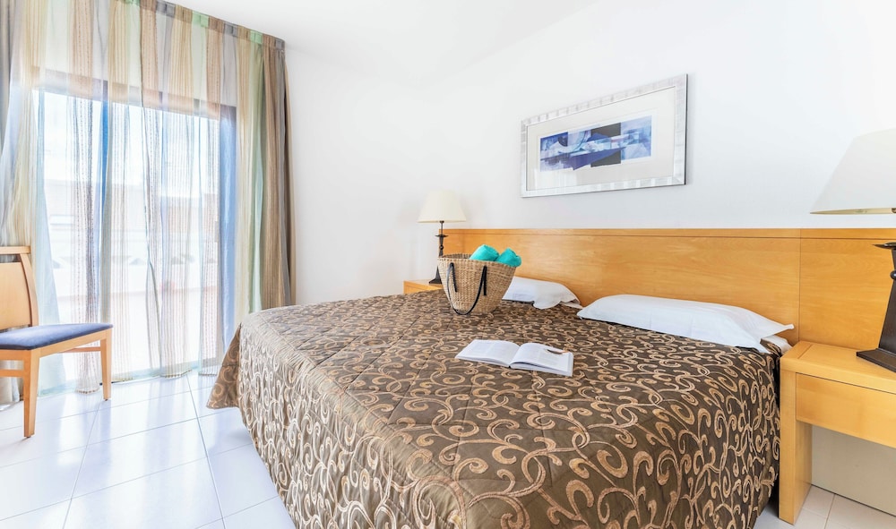 Ona Hollywood Mirage — Hotel rooms in Los Cristianos, Canary Islands