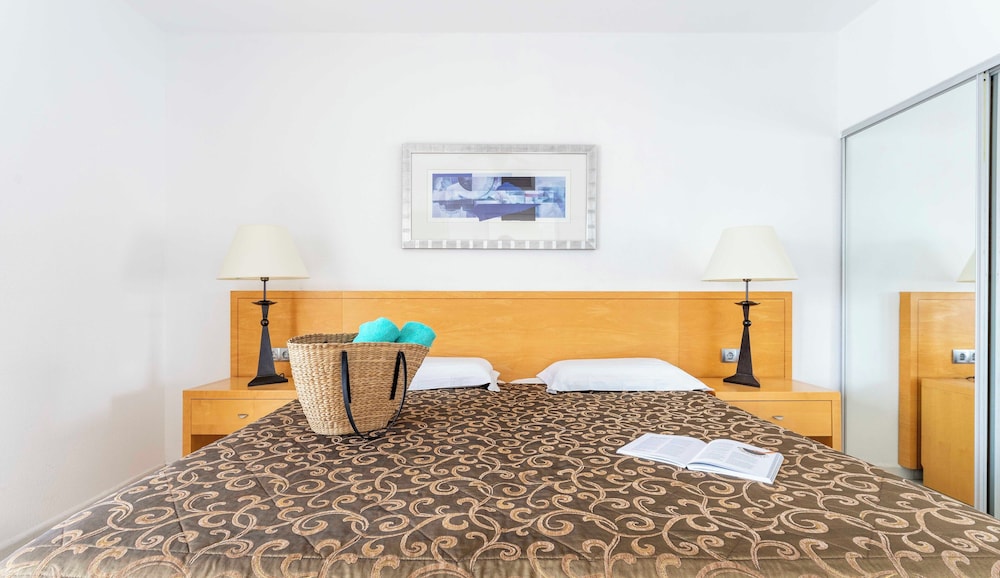 Ona Hollywood Mirage — Hotel rooms in Los Cristianos, Canary Islands