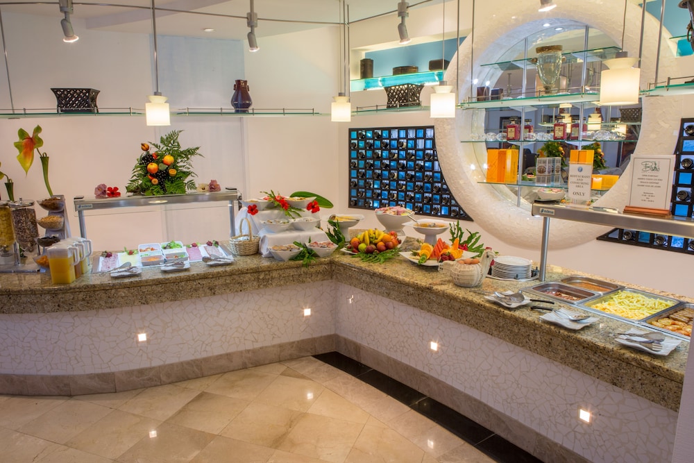 Ona Hollywood Mirage — Restaurant & bars in Los Cristianos, Canary Islands