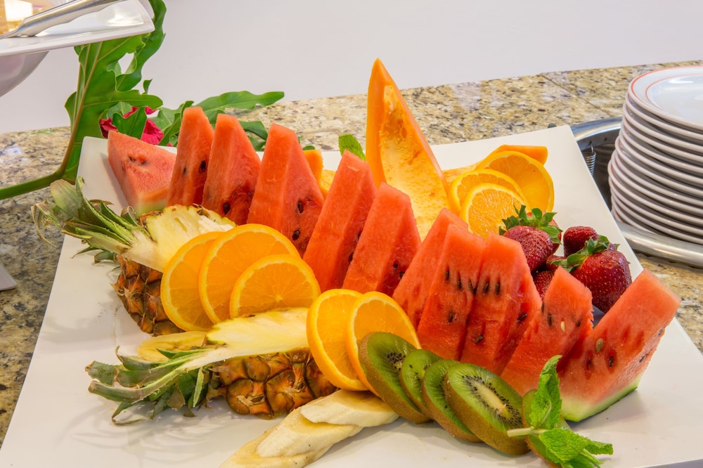 Ona Hollywood Mirage — Restaurant & bars in Los Cristianos, Canary Islands