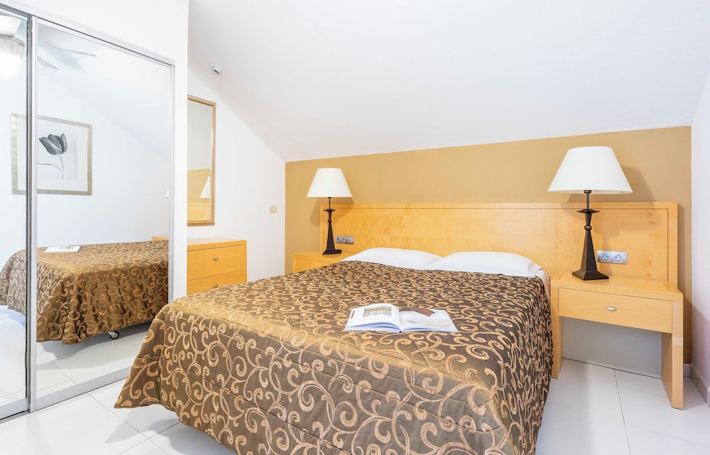 Ona Hollywood Mirage — Hotel rooms in Los Cristianos, Canary Islands