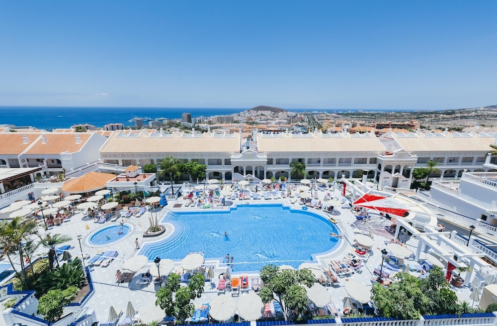 Ona Hollywood Mirage — Beach in Los Cristianos, Canary Islands