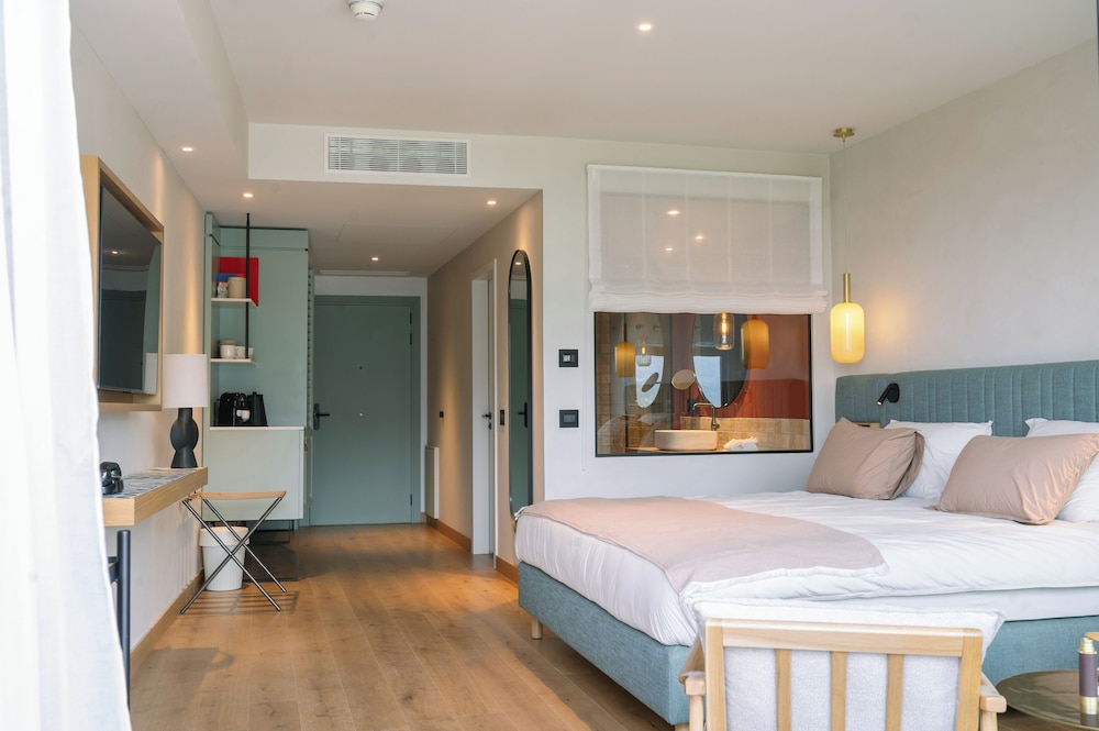 A-ROSA Gardasee — Hotel rooms in Salo, Lombardy