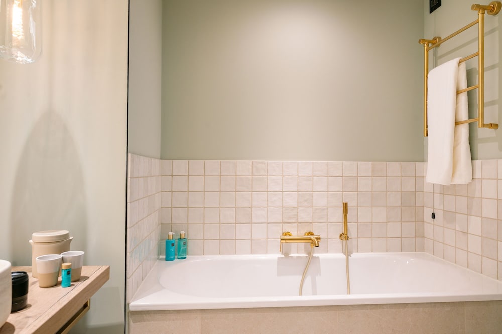 A-ROSA Gardasee — Hotel rooms in Salo, Lombardy