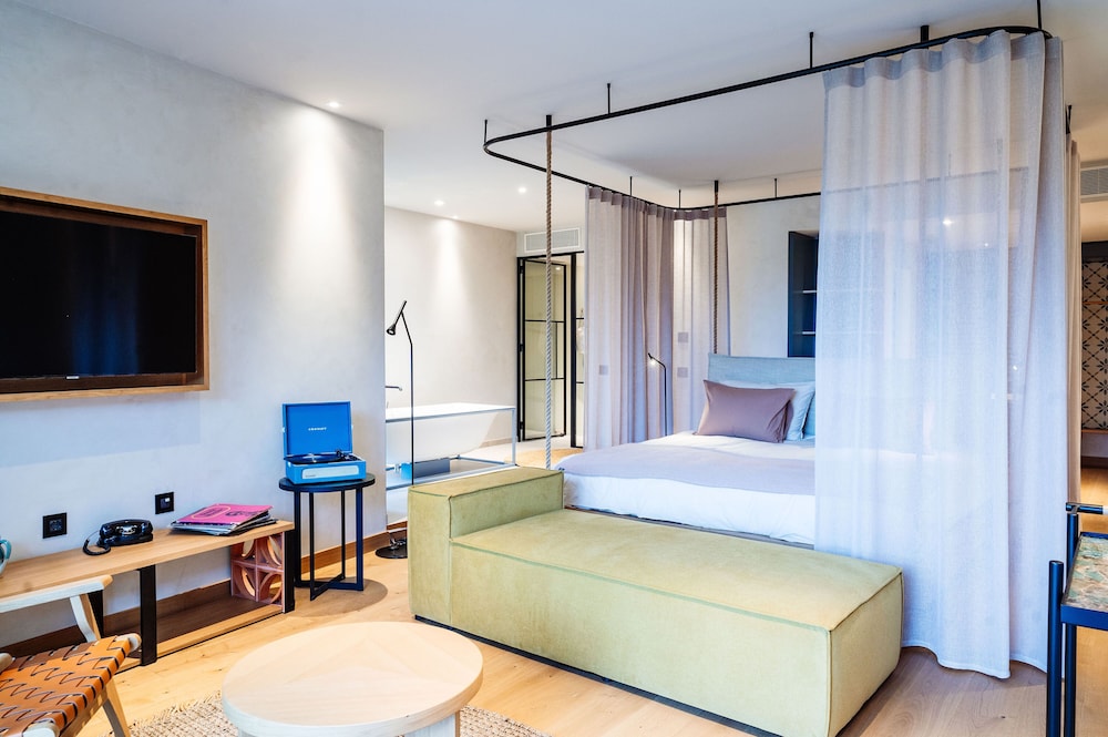 A-ROSA Gardasee — Hotel rooms in Salo, Lombardy