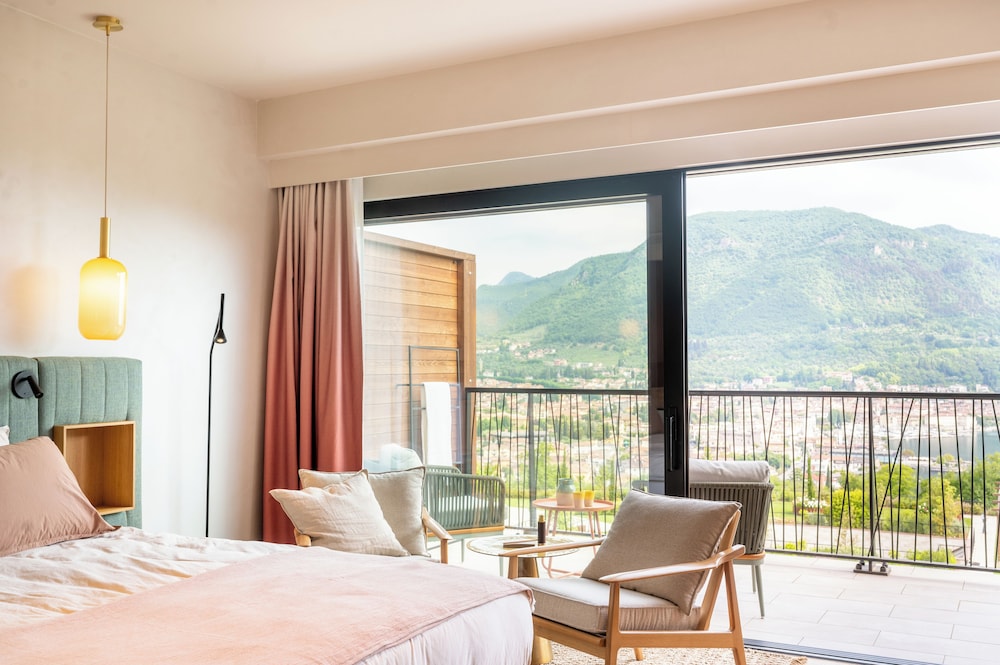 A-ROSA Gardasee — Hotel rooms in Salo, Lombardy