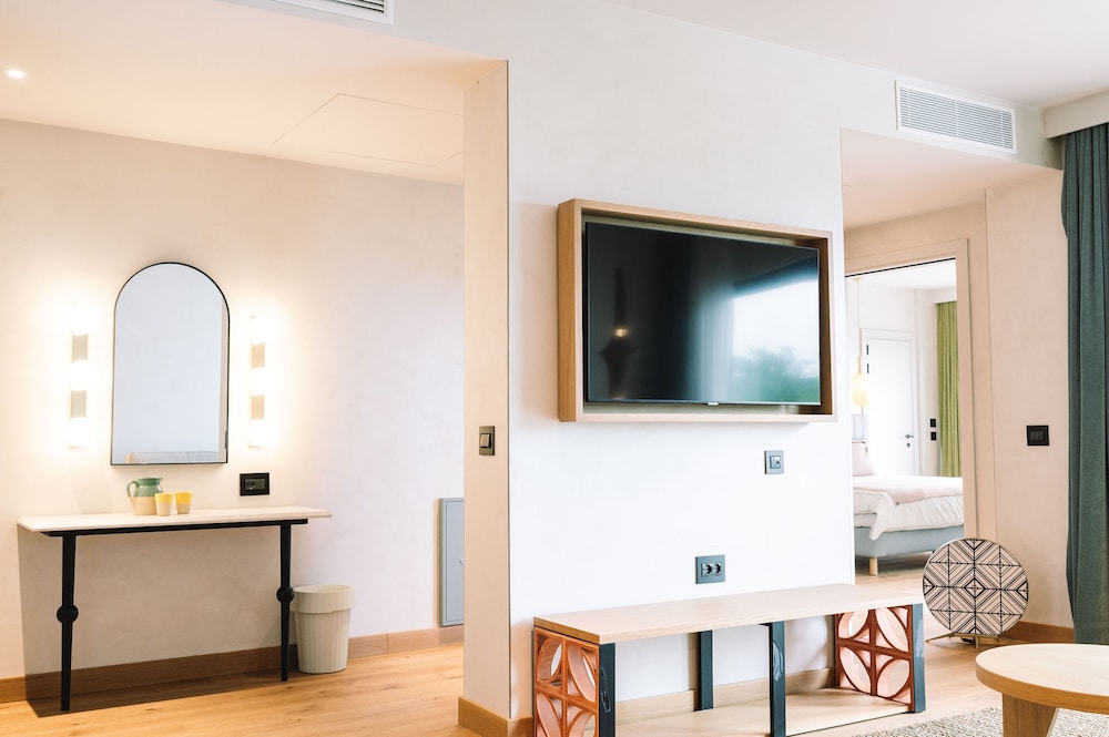 A-ROSA Gardasee — Hotel rooms in Salo, Lombardy