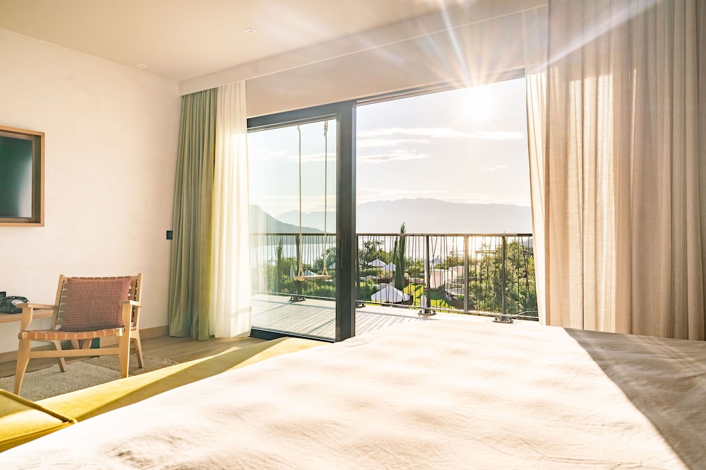 A-ROSA Gardasee — Hotel rooms in Salo, Lombardy