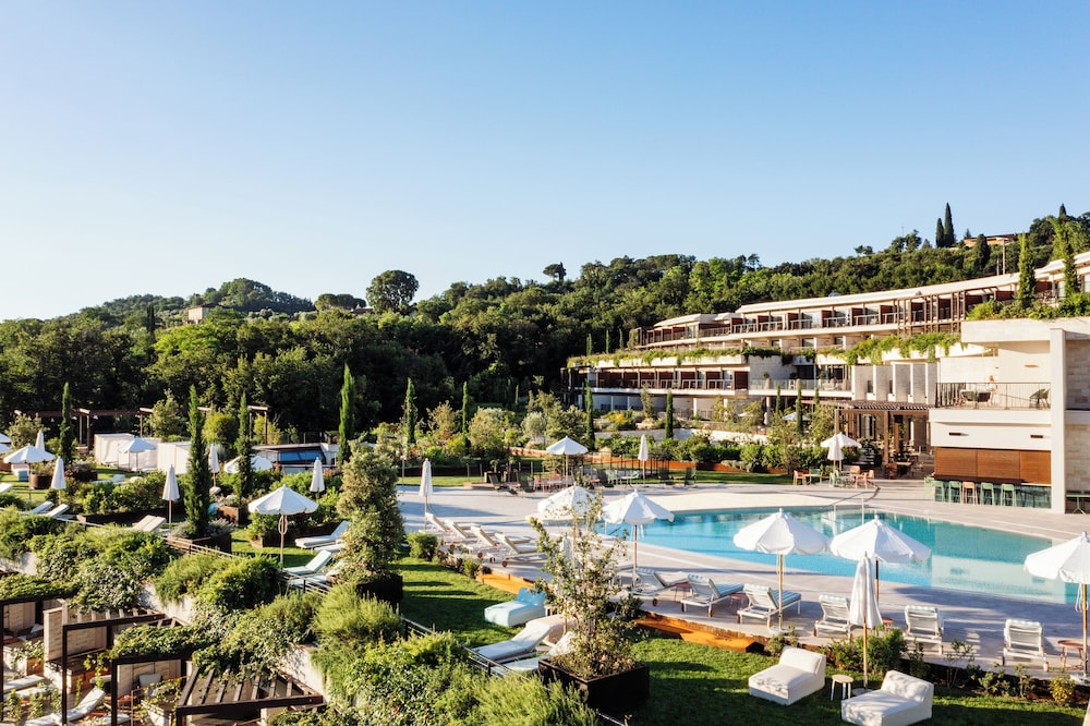 A-ROSA Gardasee — Swimming pool in Salo, Lombardy