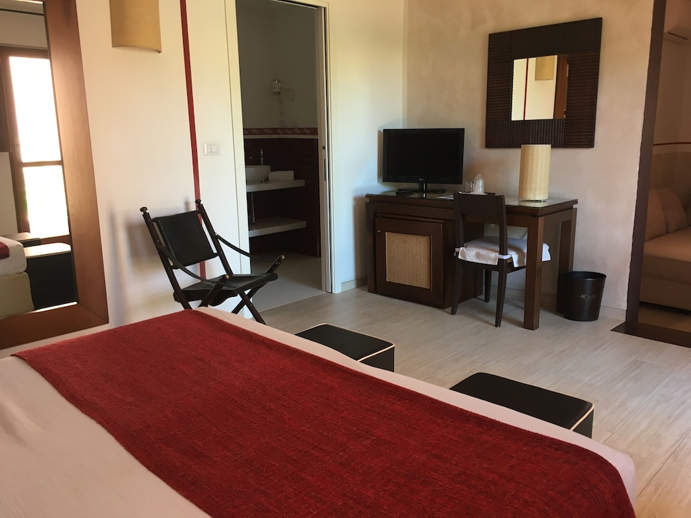 Cala Rosa Club Hotel — Hotel rooms in Stintino, Sardinia