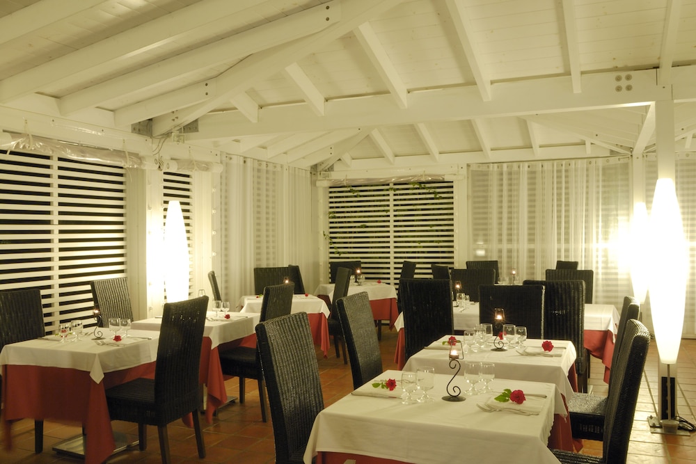 Cala Rosa Club Hotel — Restaurant & bars in Stintino, Sardinia