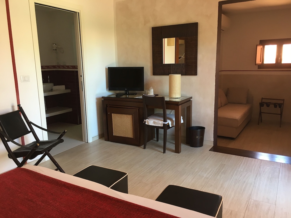 Cala Rosa Club Hotel — Hotel rooms in Stintino, Sardinia