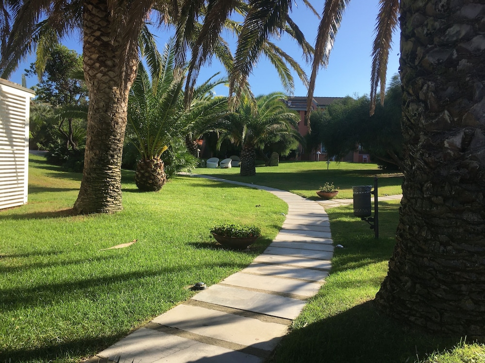 Cala Rosa Club Hotel — Hotel building in Stintino, Sardinia