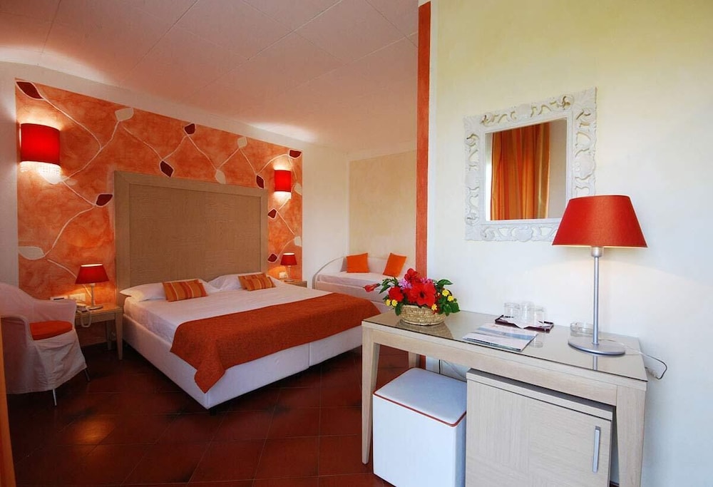 Cala Rosa Club Hotel — Hotel rooms in Stintino, Sardinia