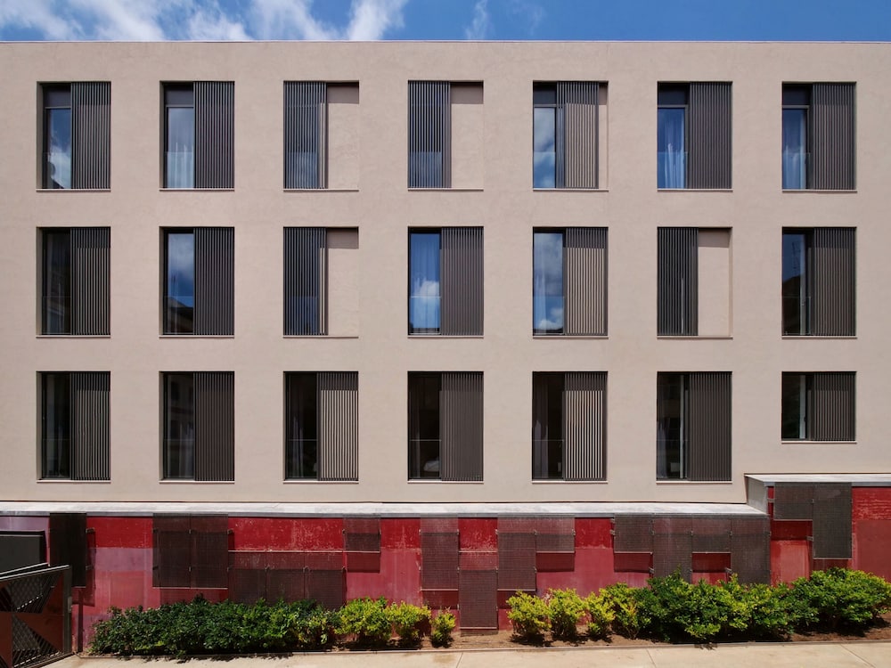 Hotel Orangine — Hotel building in Barcelona, Catalonia
