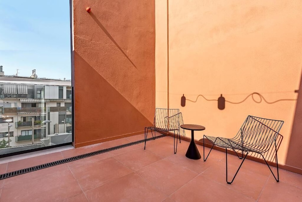 Hotel Orangine — Hotel building in Barcelona, Catalonia