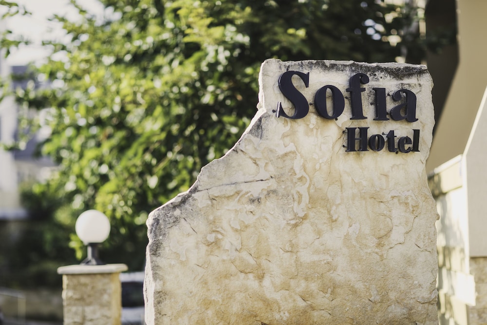 Sofia Hotel — Hotel building in Heraklion