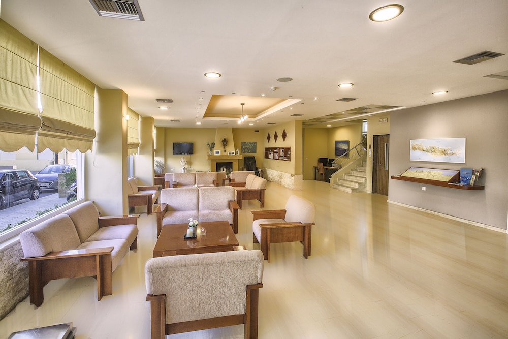 Sofia Hotel — Hotel building in Heraklion
