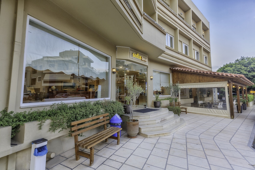 Sofia Hotel — Hotel building in Heraklion