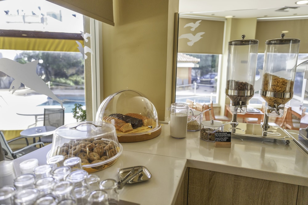 Sofia Hotel — Restaurant & bars in Heraklion