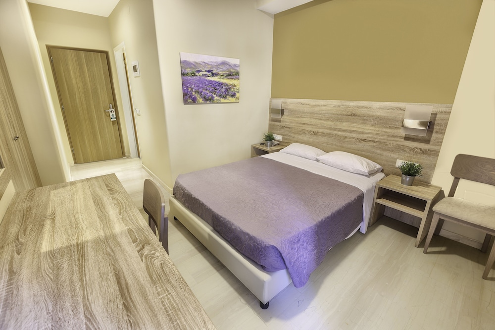 Sofia Hotel — Hotel rooms in Heraklion