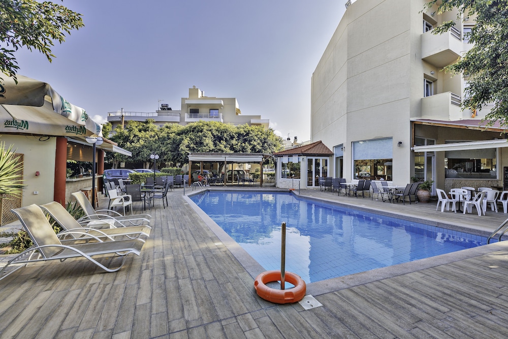 Sofia Hotel — Main photo in Heraklion