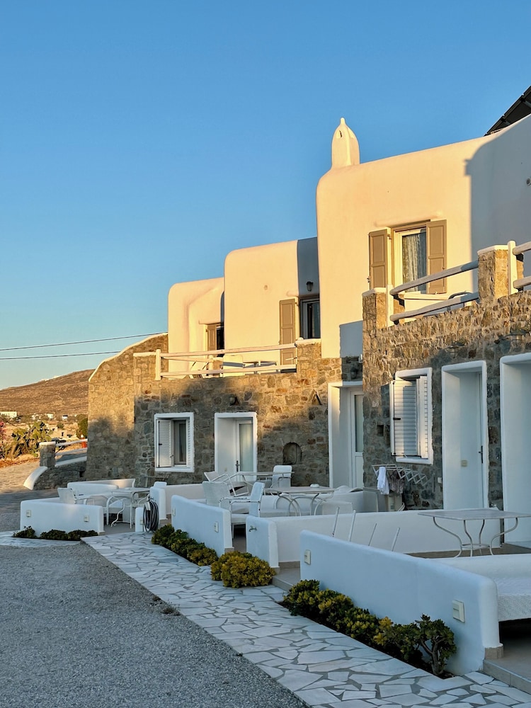 Eleni's Village Suites — Main photo in Klouvas, South Aegean