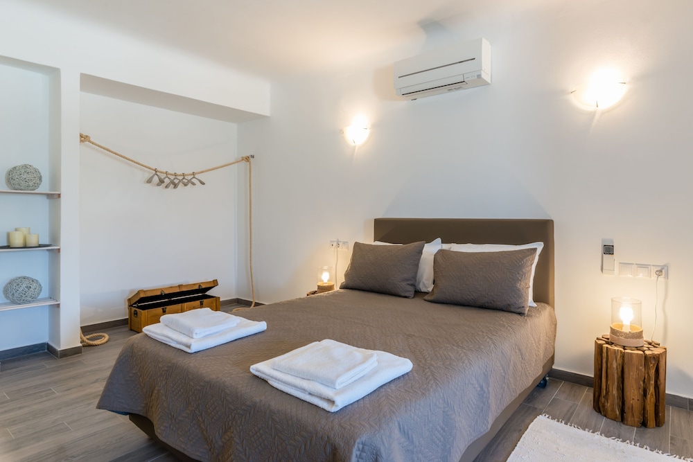 Eleni's Village Suites — Hotel rooms in Klouvas, South Aegean