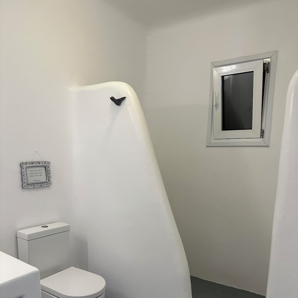 Eleni's Village Suites — Hotel rooms in Klouvas, South Aegean