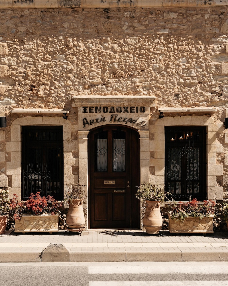 Petradi Beach Lounge Hotel by GHH — Hotel building in Rethymnon