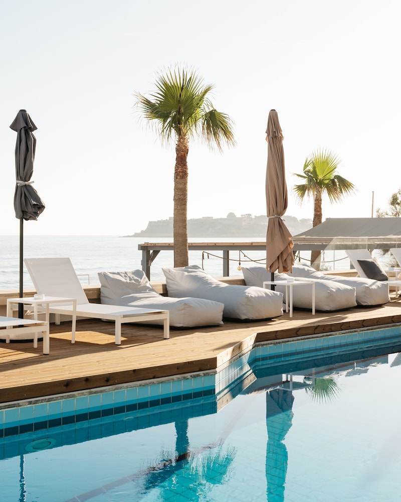 Petradi Beach Lounge Hotel by GHH — Swimming pool in Rethymnon