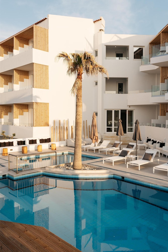 Petradi Beach Lounge Hotel by GHH — Swimming pool in Rethymnon