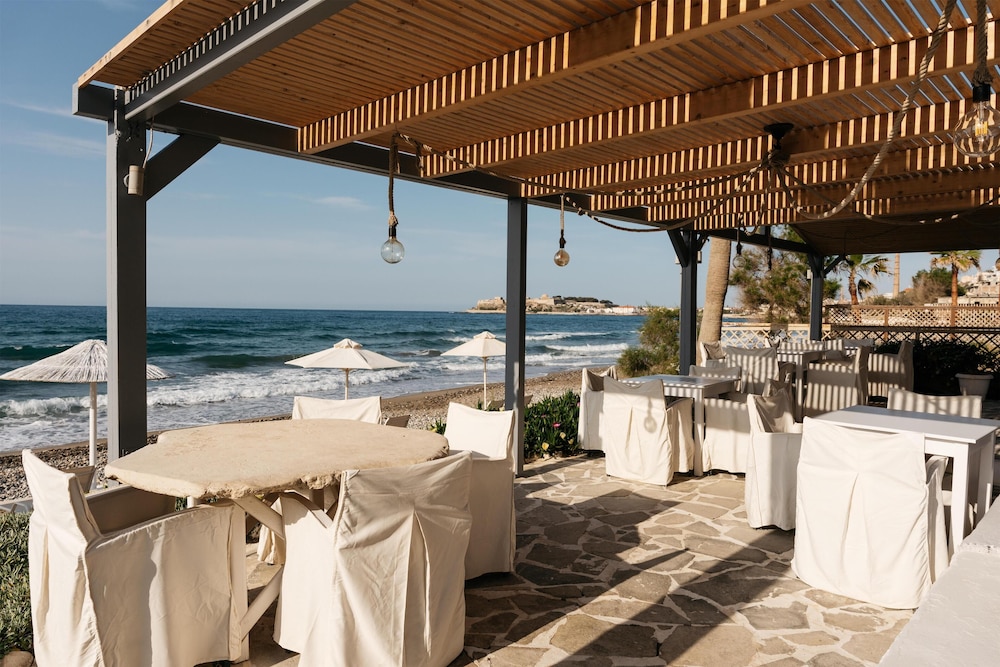 Petradi Beach Lounge Hotel by GHH — Restaurant & bars in Rethymnon