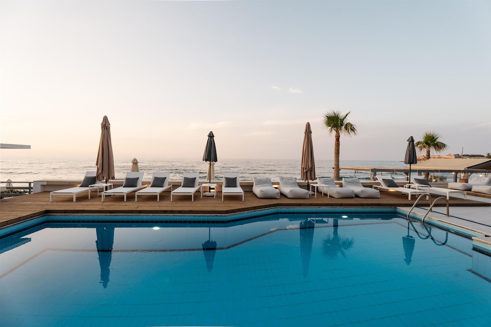 Petradi Beach Lounge Hotel by GHH — Swimming pool in Rethymnon