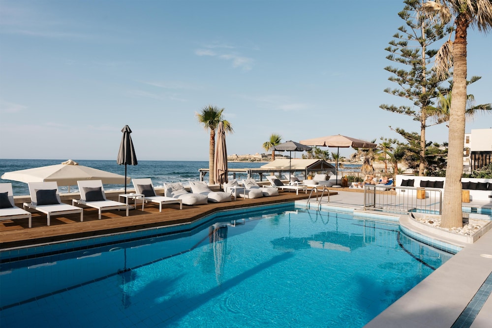Petradi Beach Lounge Hotel by GHH — Swimming pool in Rethymnon