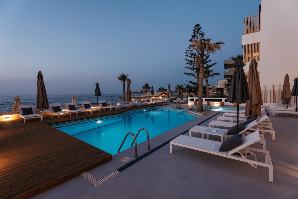 Petradi Beach Lounge Hotel by GHH — Swimming pool in Rethymnon