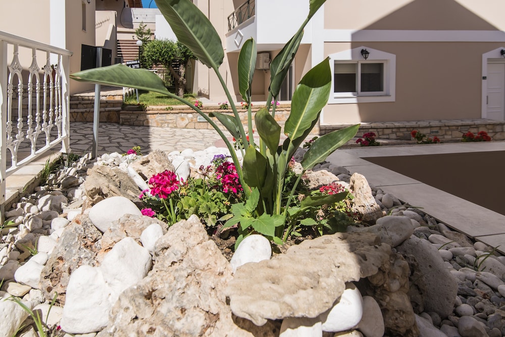 Maistrali Hotel Zante — Hotel building in Tsilivi, Ionian Islands