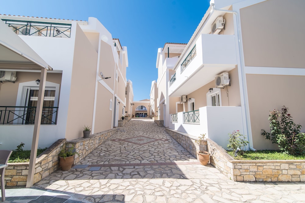 Maistrali Hotel Zante — Hotel building in Tsilivi, Ionian Islands