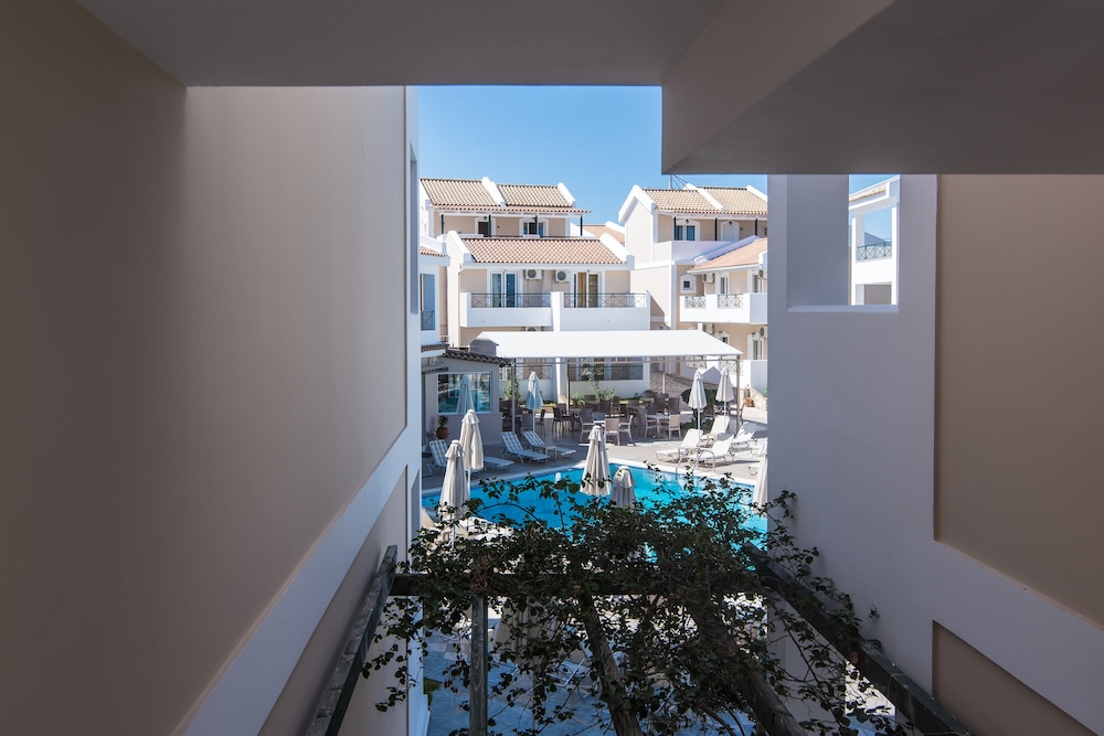 Maistrali Hotel Zante — Hotel building in Tsilivi, Ionian Islands