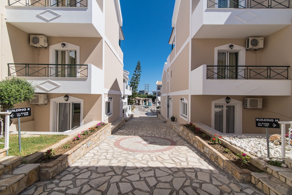 Maistrali Hotel Zante — Hotel building in Tsilivi, Ionian Islands
