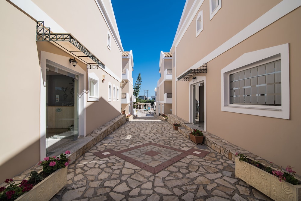 Maistrali Hotel Zante — Hotel building in Tsilivi, Ionian Islands