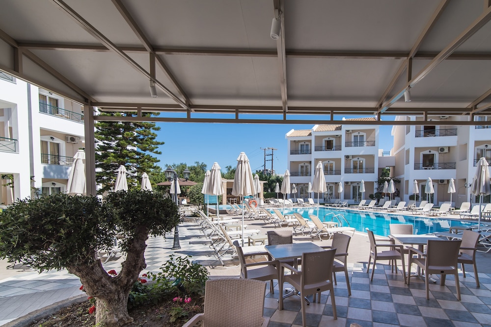 Maistrali Hotel Zante — Swimming pool in Tsilivi, Ionian Islands