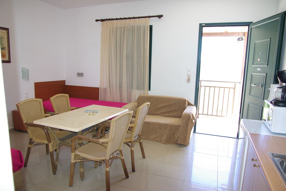 Mariamare apts — Hotel rooms in Stalida