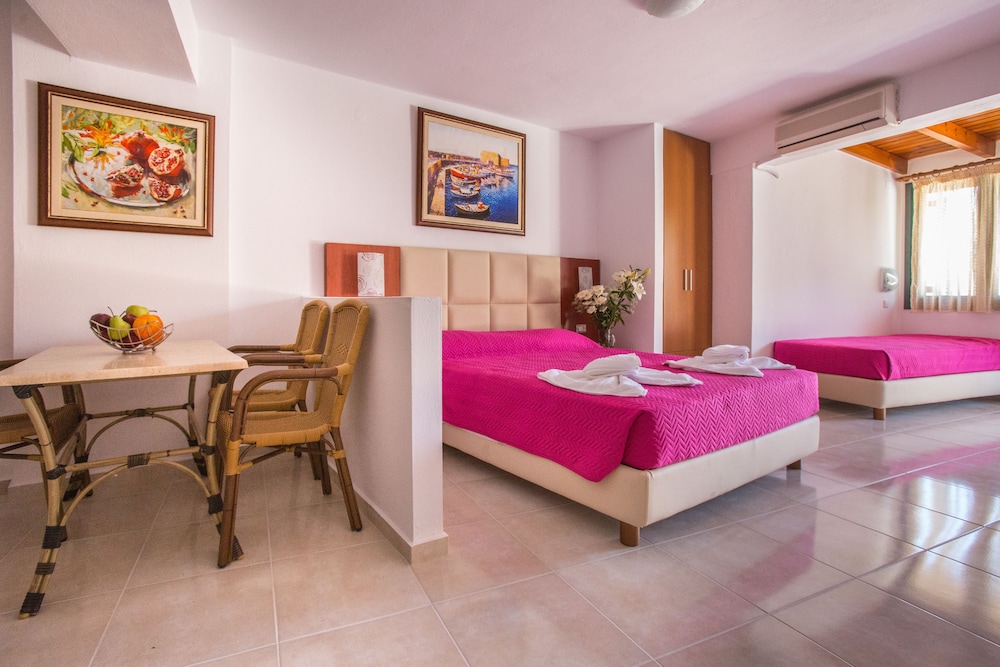 Mariamare apts — Hotel rooms in Stalida