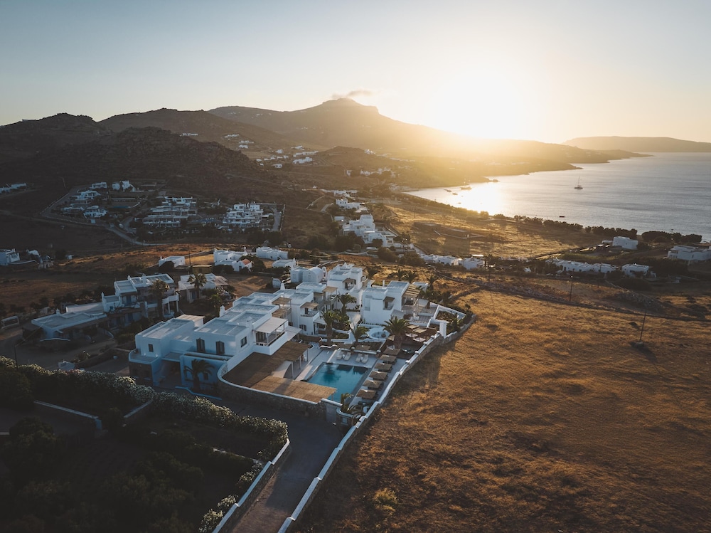 NUMO Mykonos Boutique Resort — Hotel building in Kalafatis, South Aegean